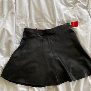Spanx faux leather flouncy skirt